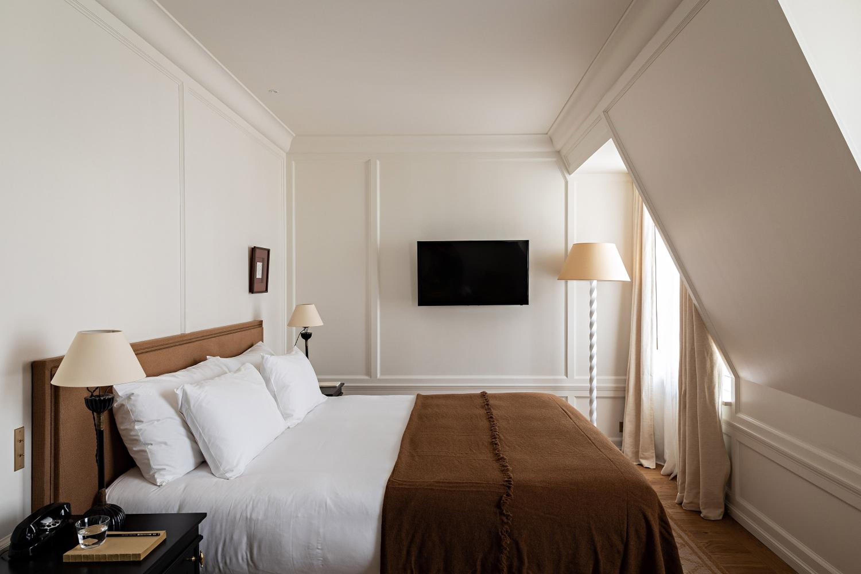 Boudoir, Double Bed