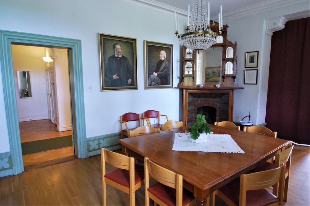 Hellidens Slott Och Vandrarhem 29/47