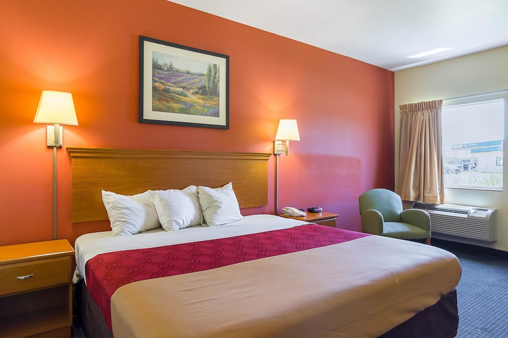 Econo Lodge Inn and Suites Pritchard Road North Little Rock 20/45