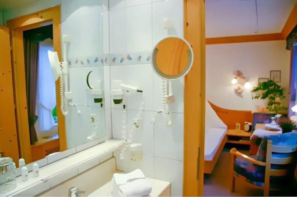 Hotel Restaurant Rengser Muhle 25/27