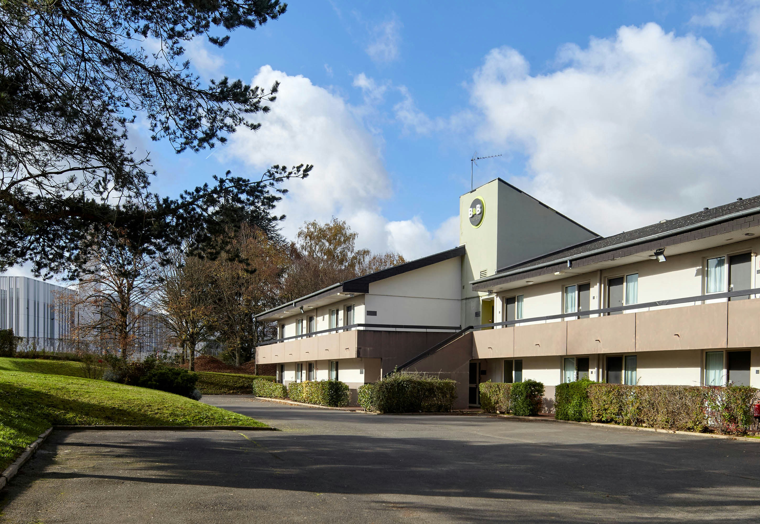 B&B HOTEL Saclay 28/32
