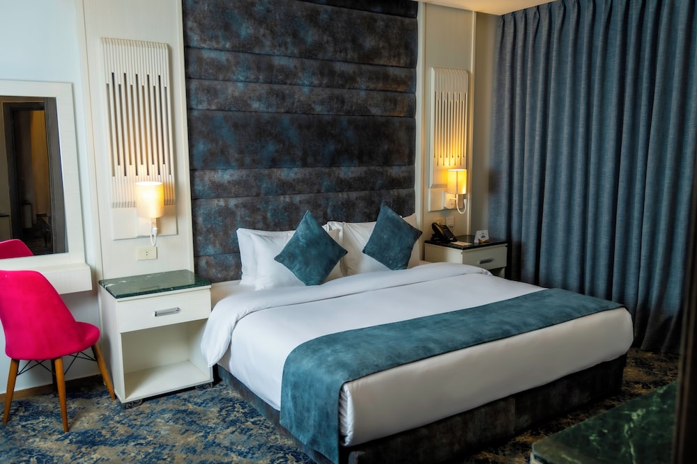 OPAL HOTEL 12/50