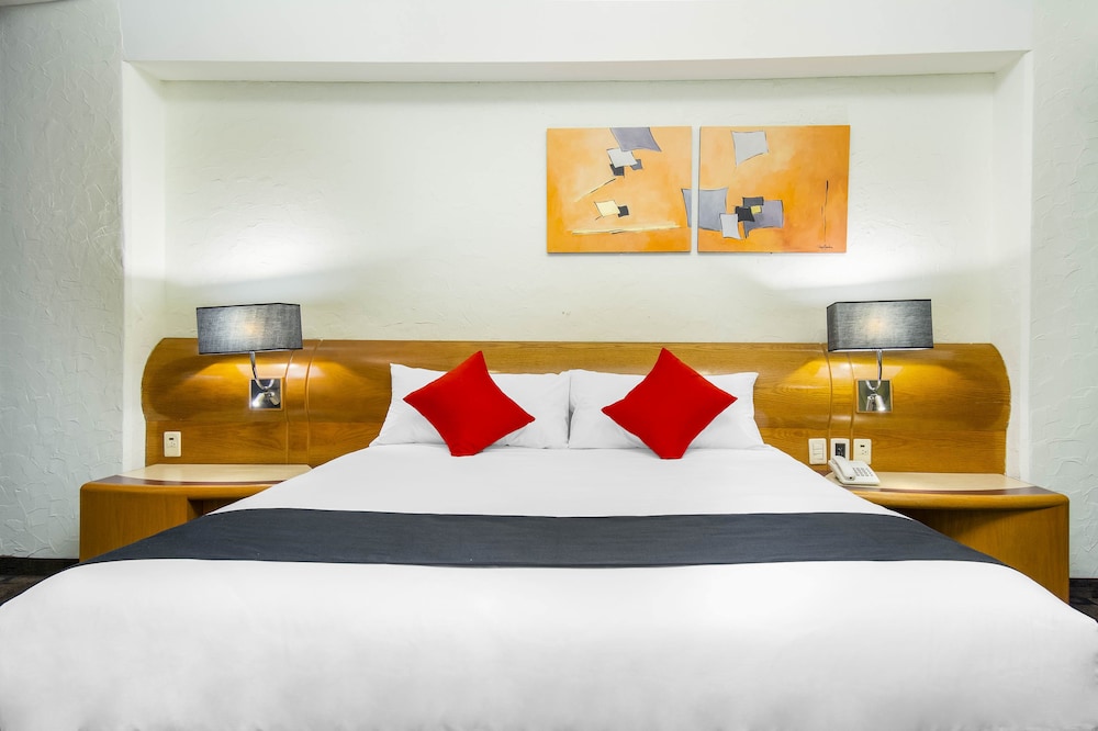 DELUXE, DOUBLE BED