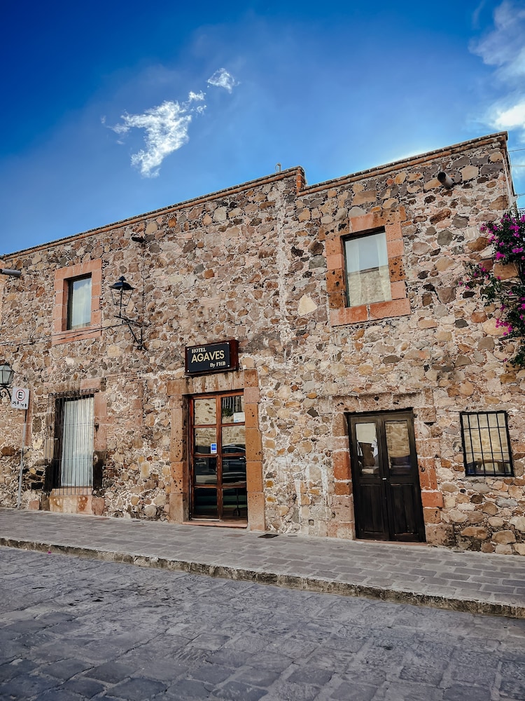 Los Agaves Hotel 1/52