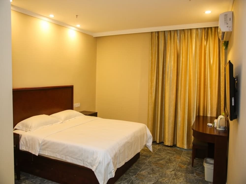 GreenTree Inn ZhenJiang DingMao Industrial Park WoDe Square Express Hotel 17/35