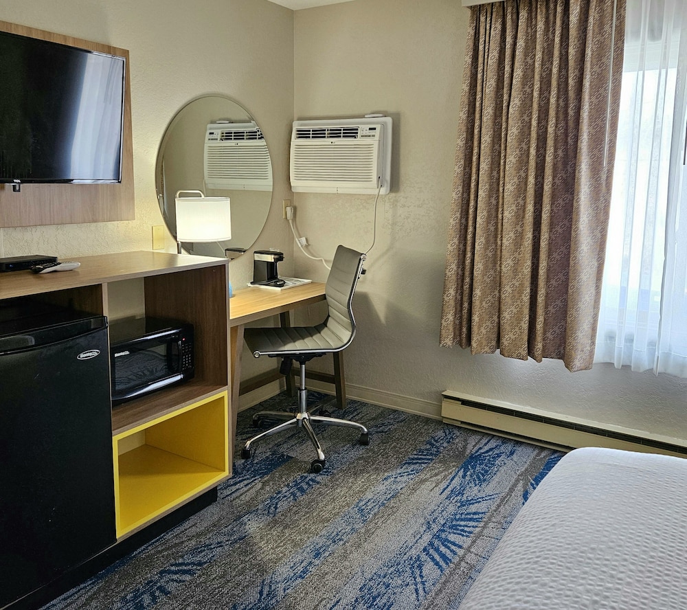 Days Inn and Suites by Wyndham Downtown Missoula-University 55/66