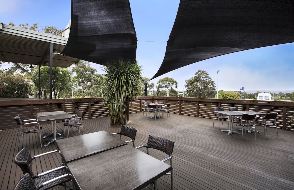 Nightcap at Morwell Hotel 27/50