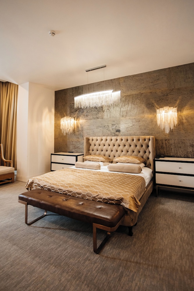 Shirvanshah Hotel 33/70