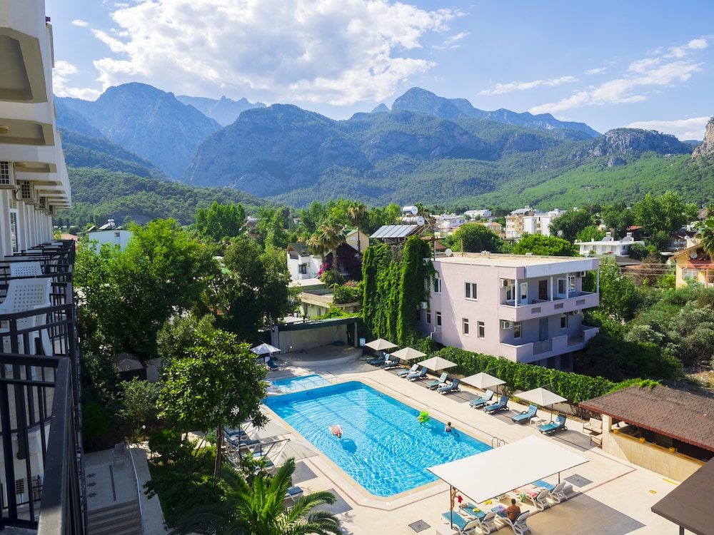 Tal Beach Hotel 24/31