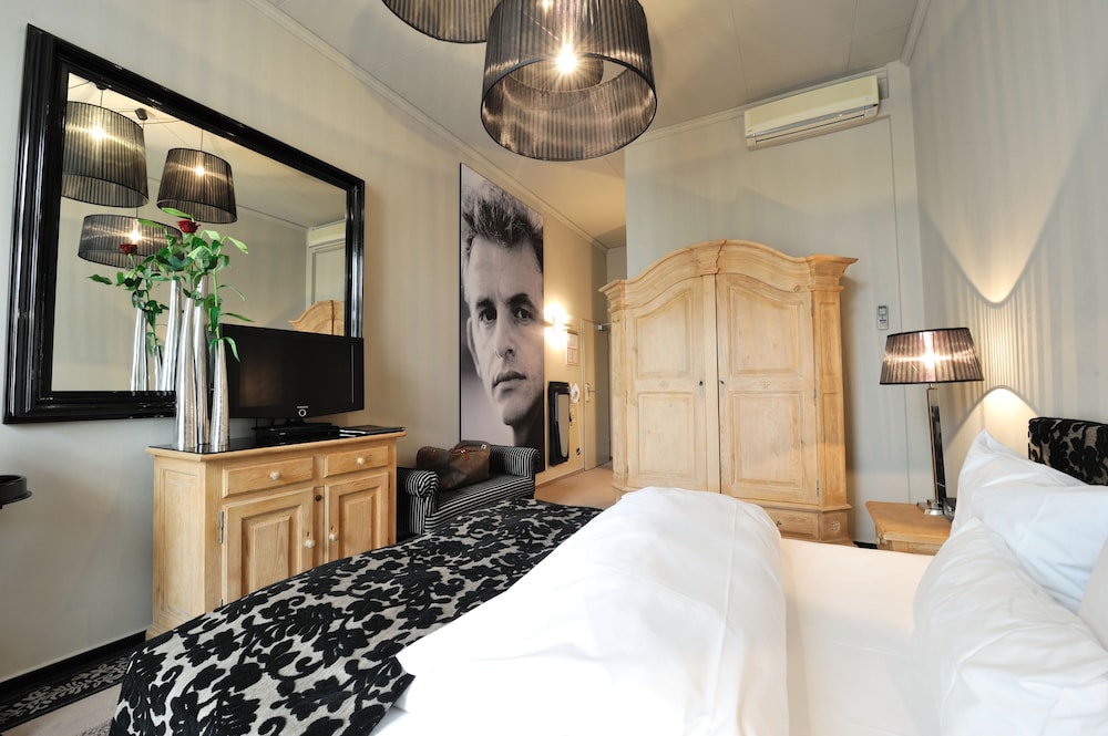SUPERIOR, DOUBLE BED