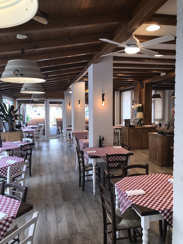 Hotel Cristina 30/45