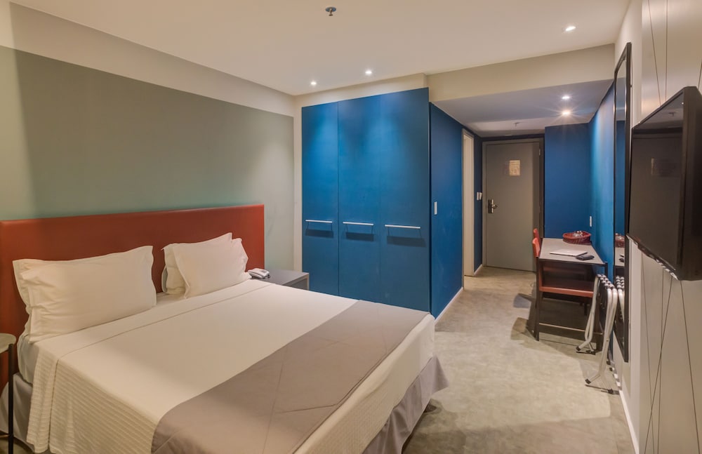 DELUXE, DOUBLE BED