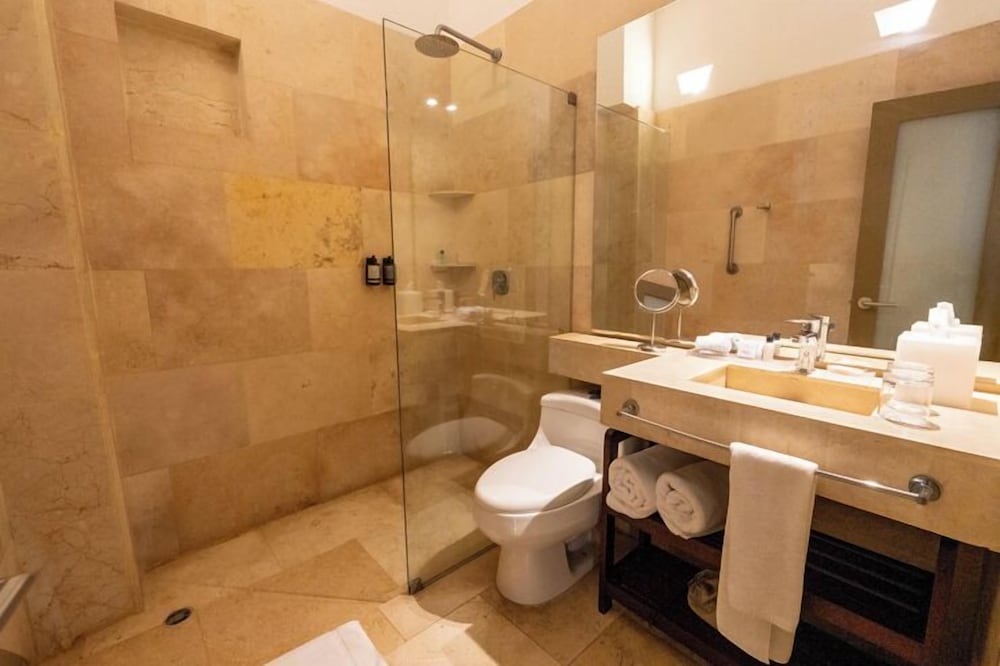 GHL Collection Armeria Real Hotel 72/75