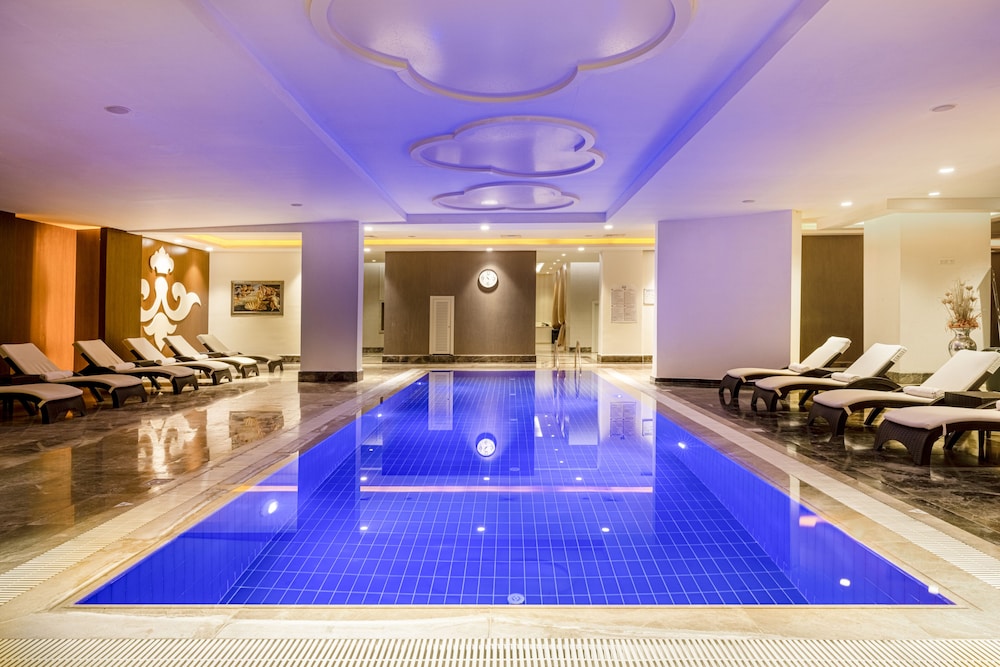 swimming pool spa