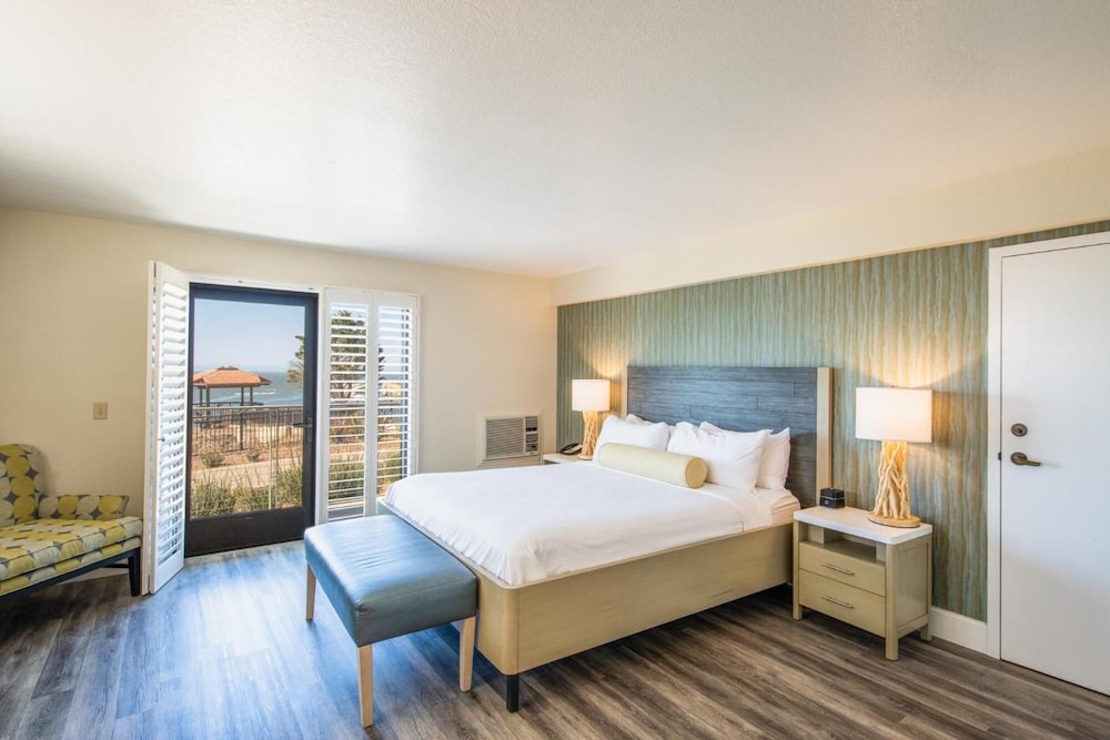 Inn at the Cove 10/64