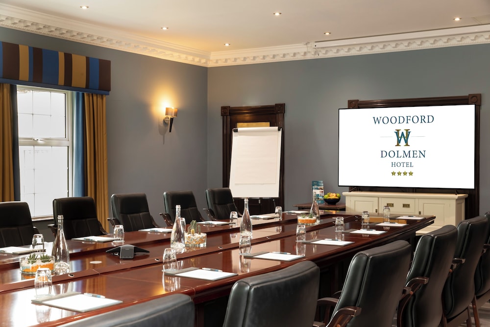Woodford Dolmen Hotel 59/71