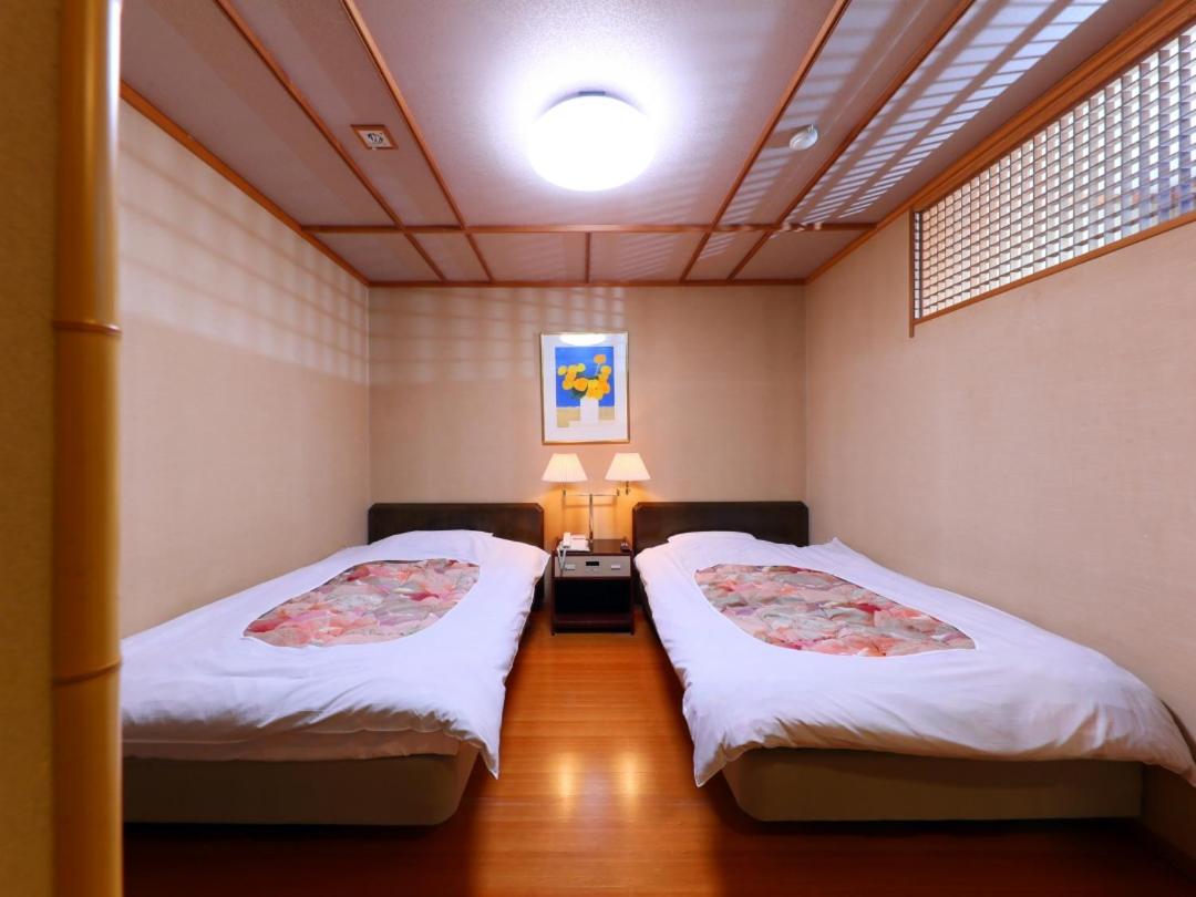 Sasakura Onsen Ryuunsou 9/68