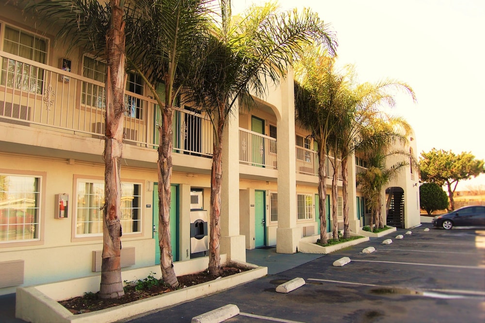 Travelodge By Wyndham Los Banos CA 6/26