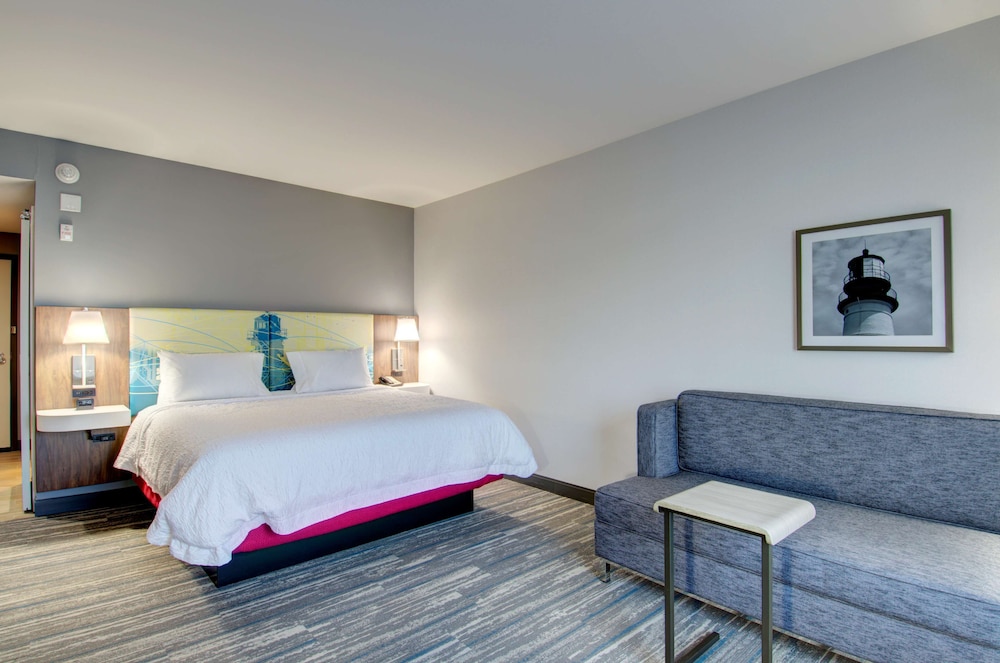 Hampton Inn Suites Portland Me 15/59