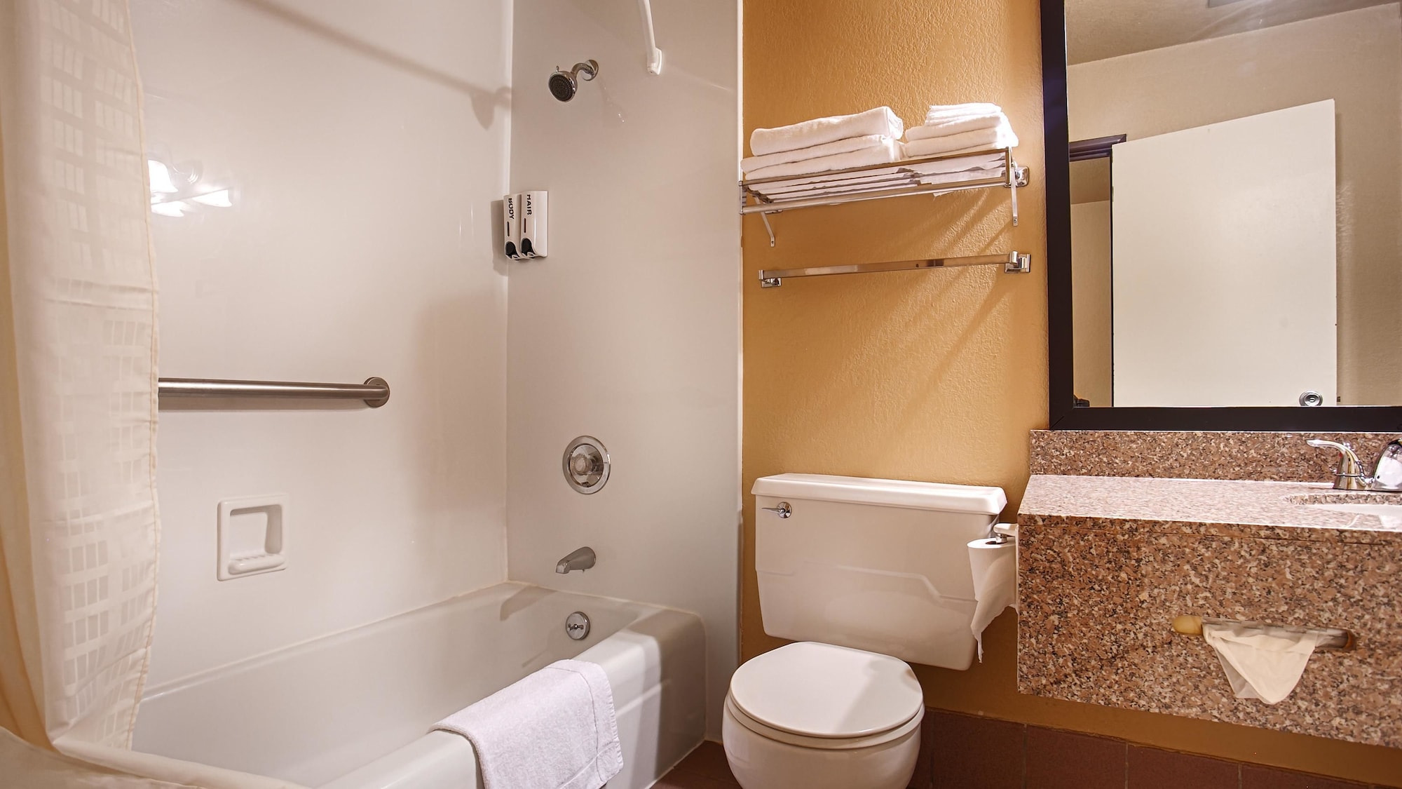 غرفة قياسية بسرير كينج، Best Western Green Bay Inn Conference Center 6/7