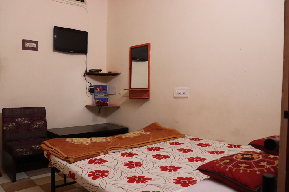 Govind Hotel 14/58