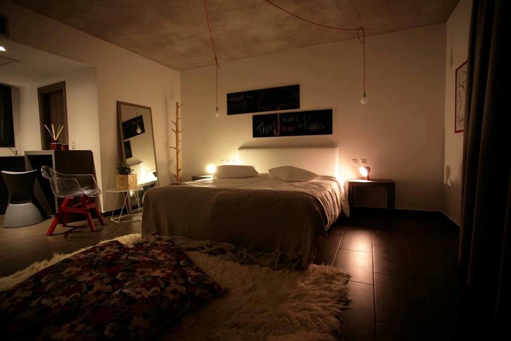 Oniropetra Boutique Hotel 16/75
