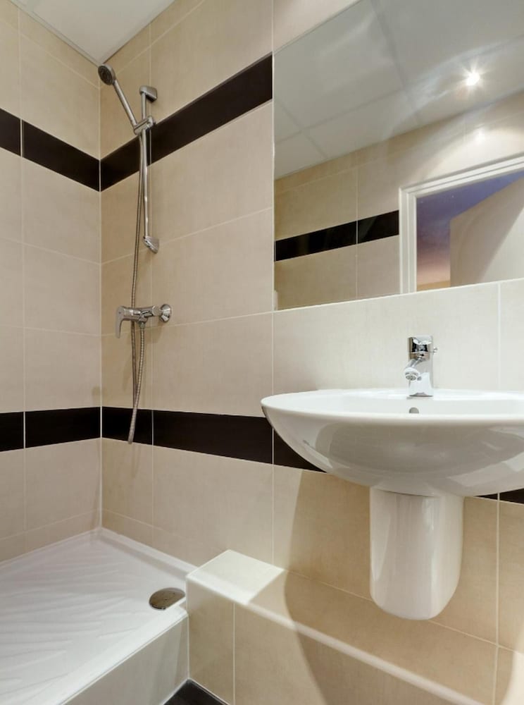 Hotel Kabanel (ex The Originals Paris Gare de l'Est Parisiana) 27/59