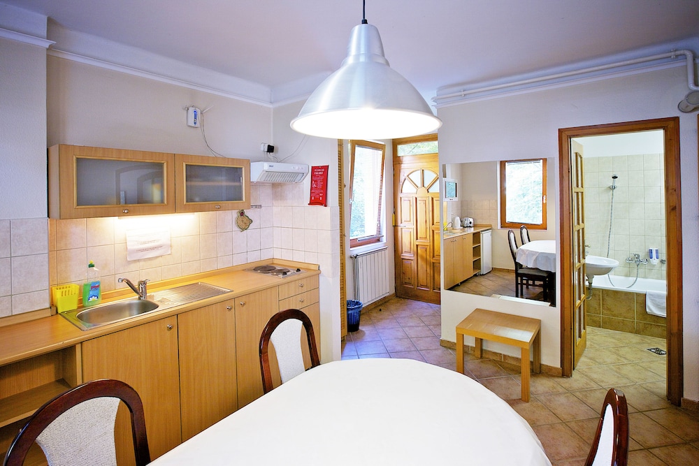 Gold Hotel Budapest 6/68