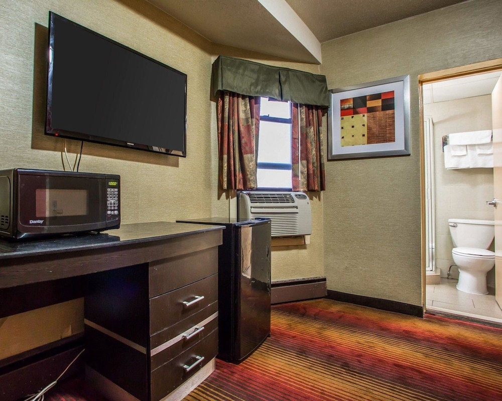 Rodeway Inn Belleville 23/30