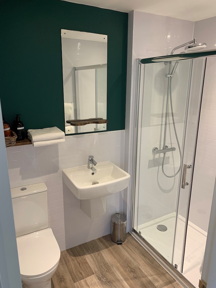 The Bath Hotel 55/61