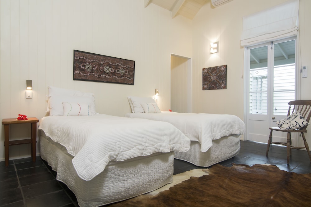 Port Douglas Cottage and Lodge 8/35