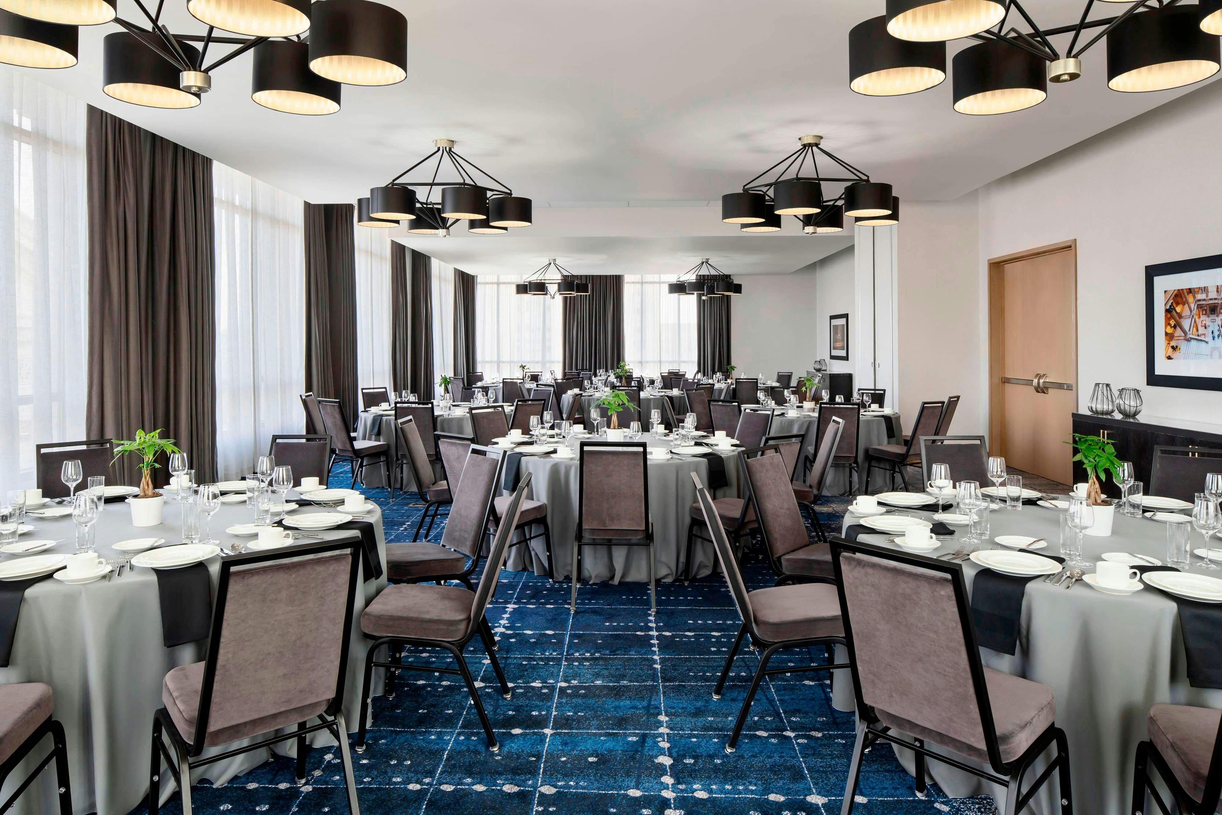 The Oaklander Hotel 20/21