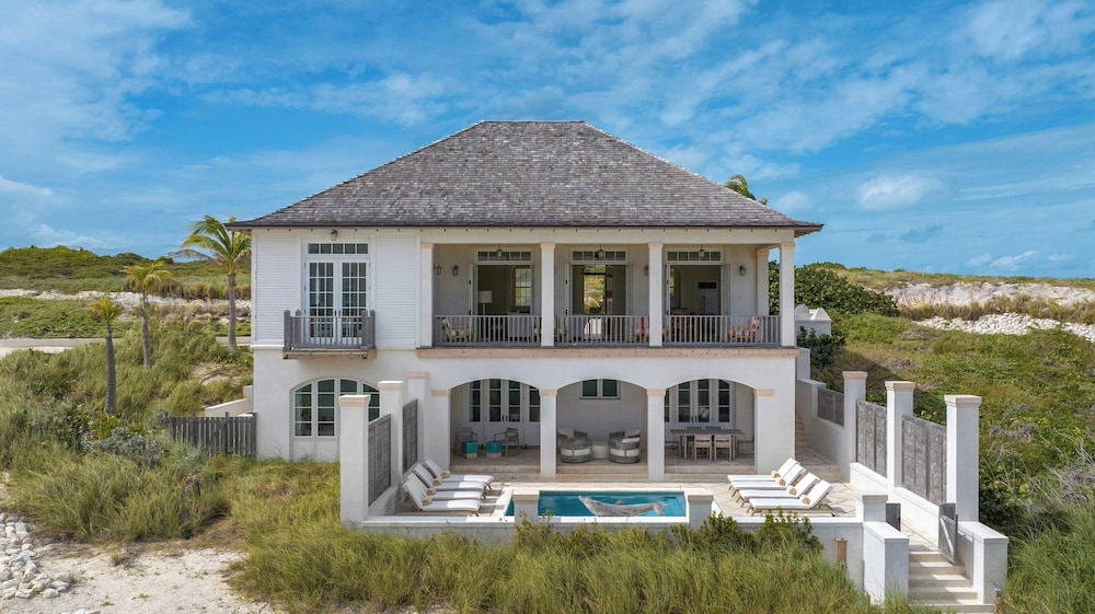 Ambergris Cay 3/48