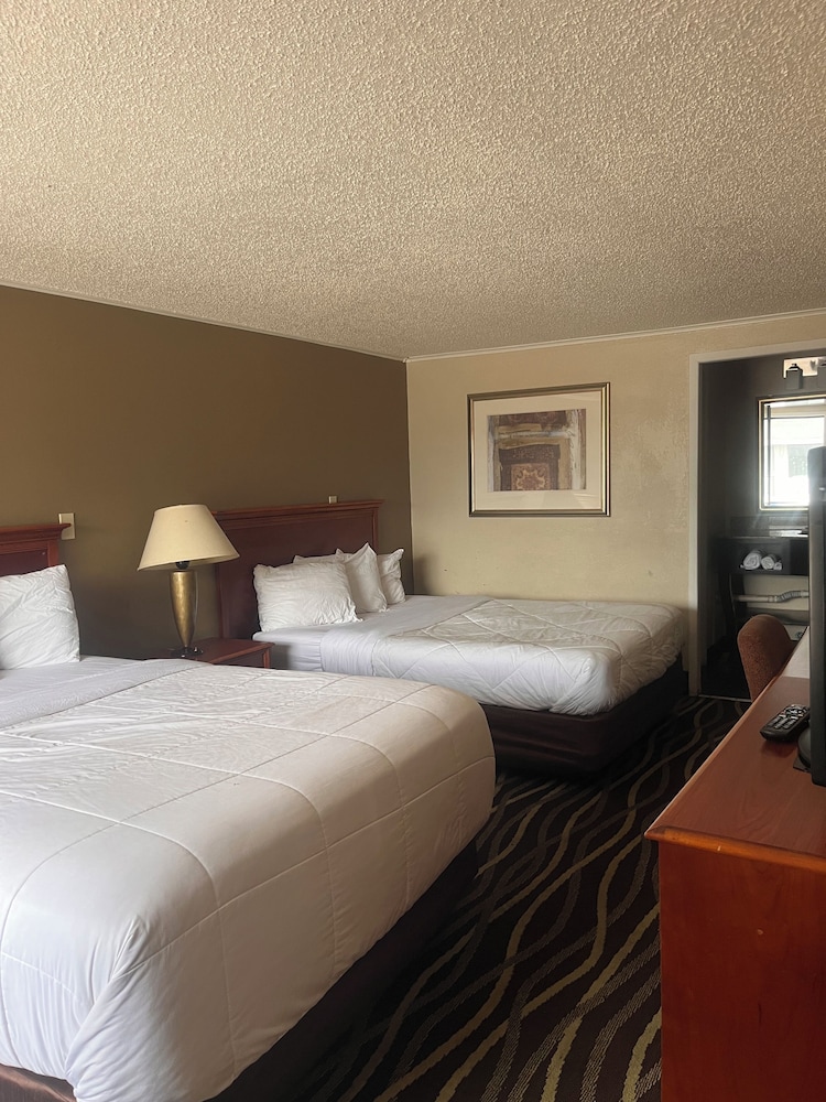 Monroe Hotel 21/52