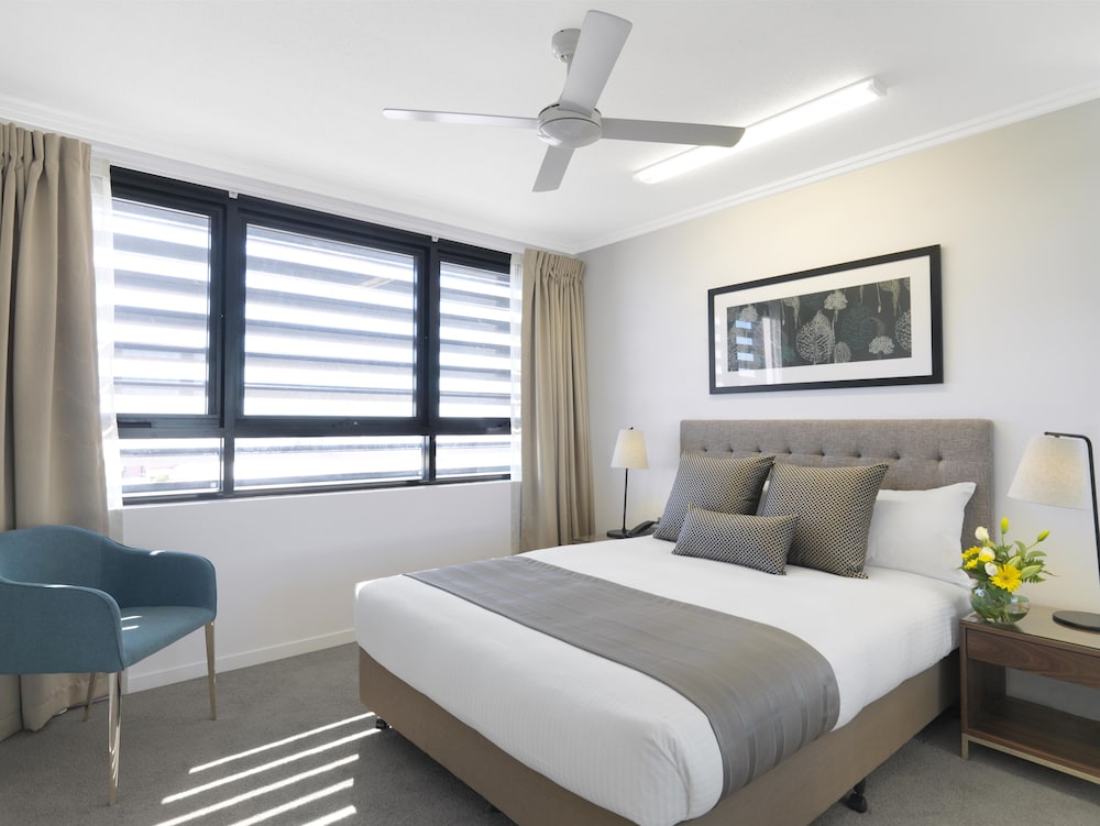 Oaks Mackay Carlyle Suites 17/55