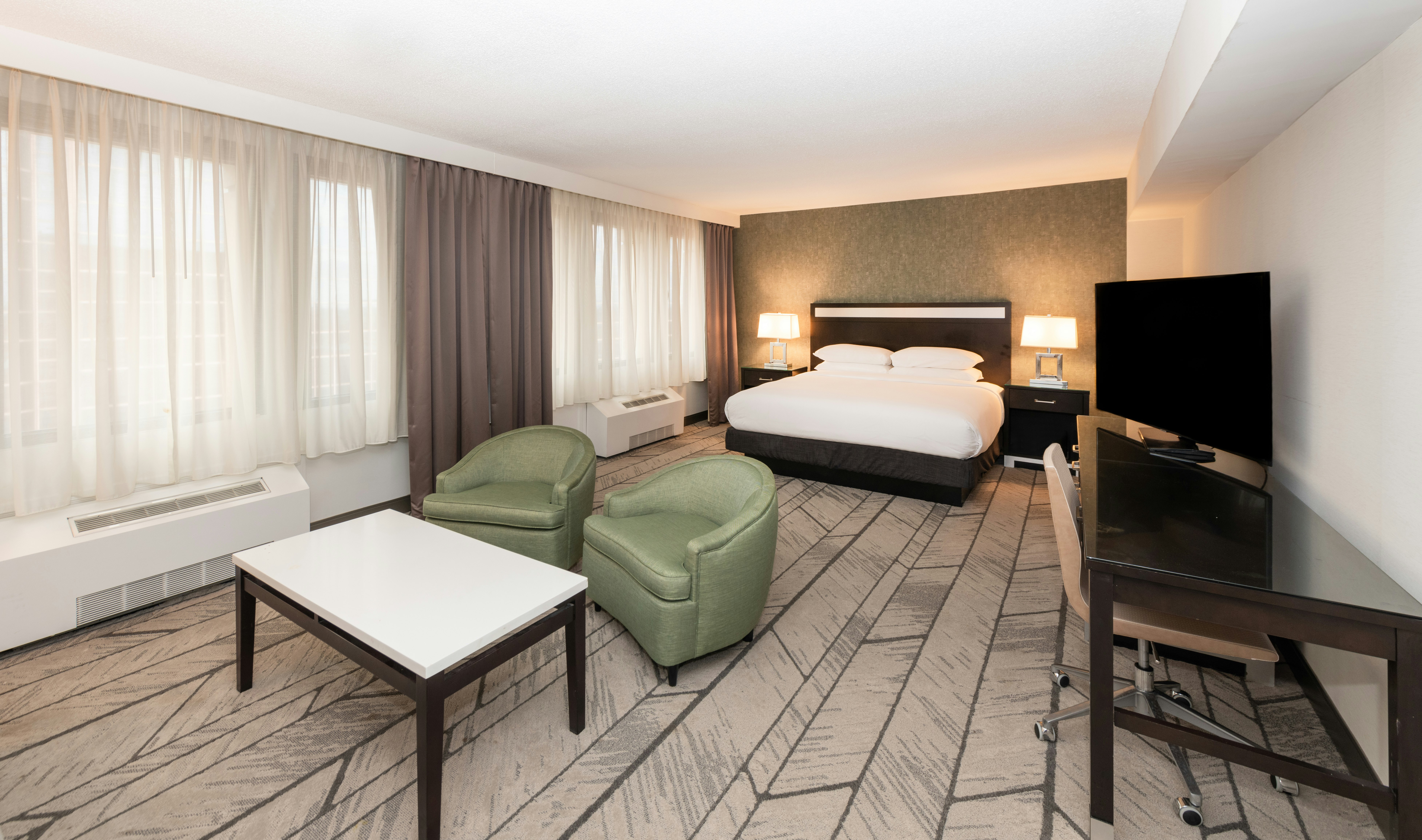 JUNIOR SUITE, KING BED