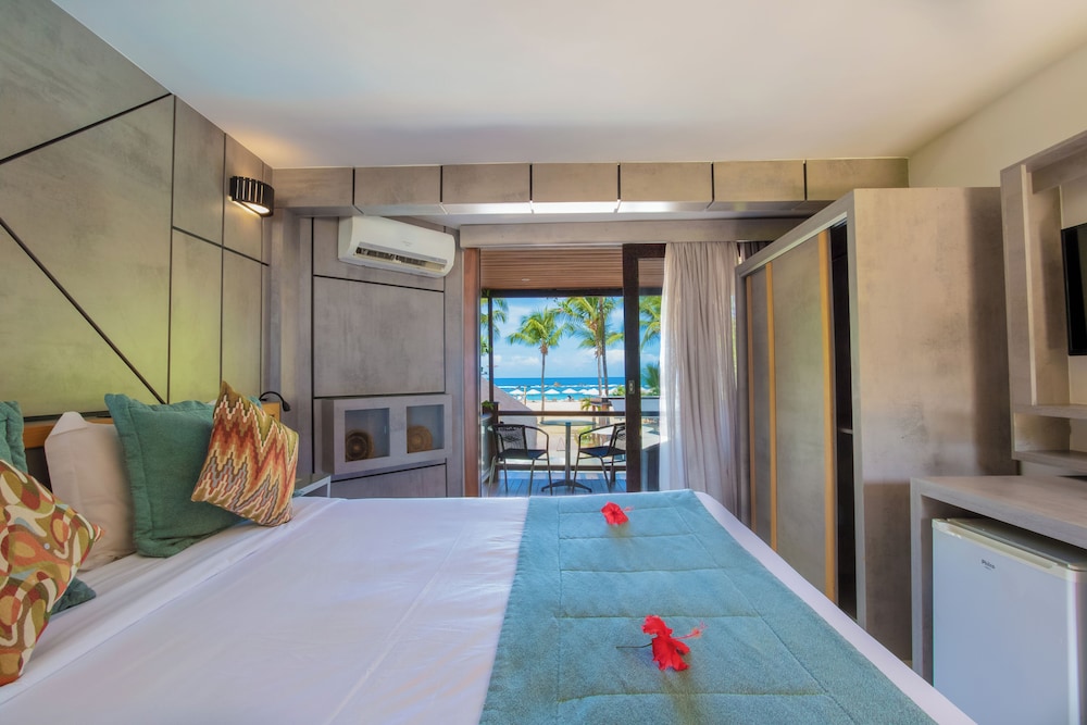 ROOM, SEA FRONT, BALCONY