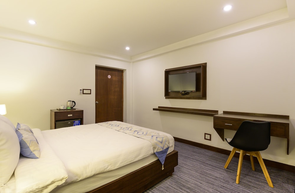 HOTEL ZAKARIA INTERNATIONAL 12/22
