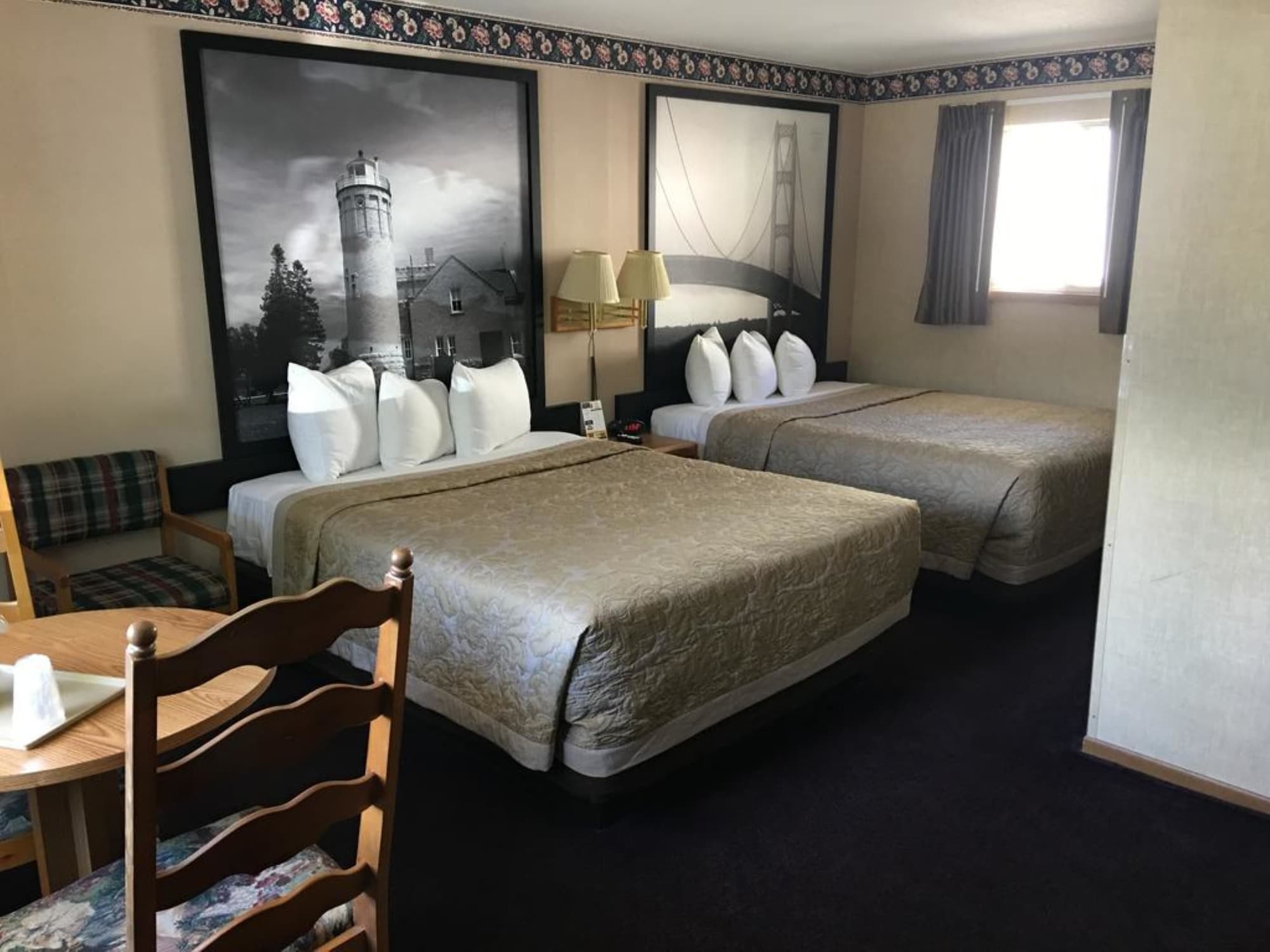 STANDARD, 2 QUEEN BEDS, COURTYARD VIEW