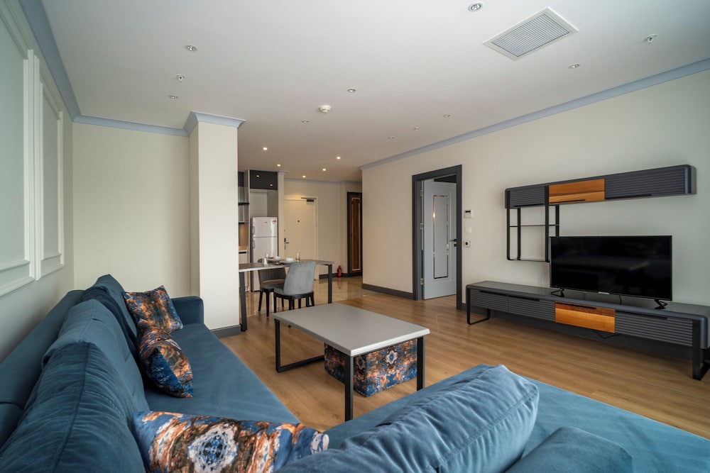 Rusel Park Residence 30/50