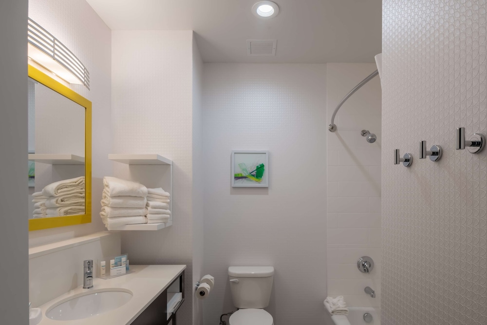 Hampton Inn And Suites Dallas/Plano Central 22/66