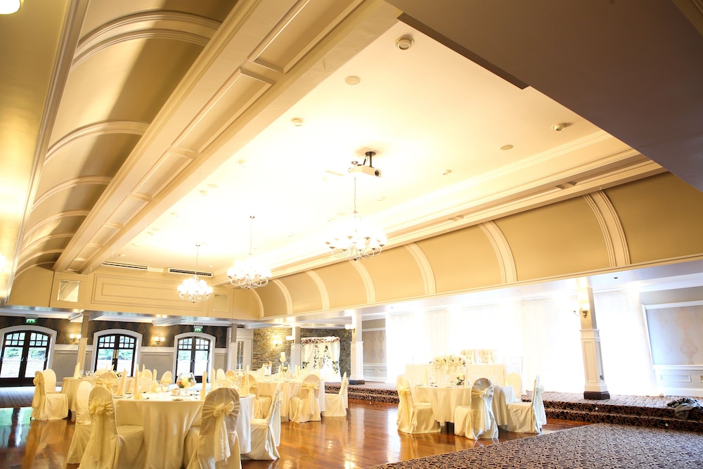 Mulroy Woods Hotel 2/36