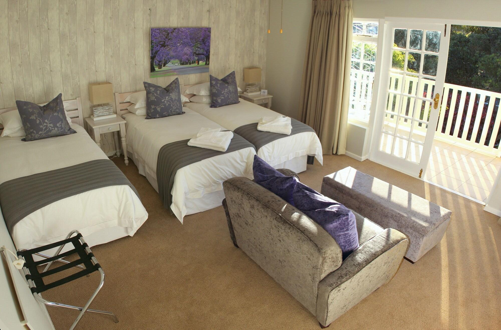 Lodge On Main Guest House 48/60