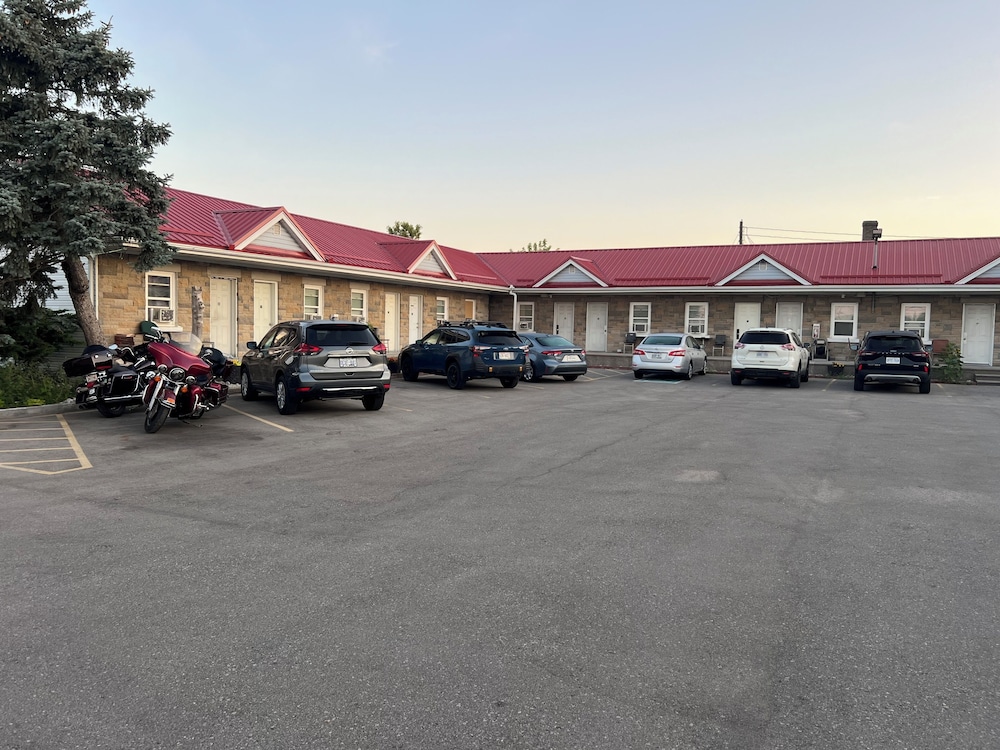 Tulip Motel 34/50