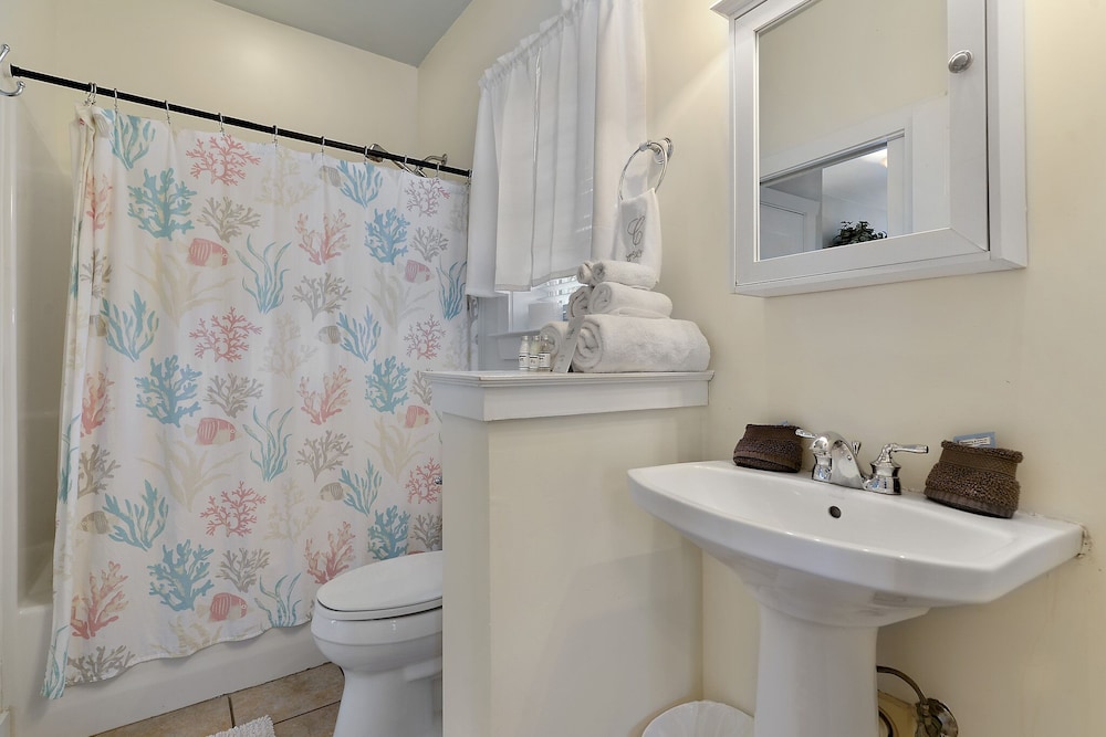 Carroll House Bed &amp; Breakfast 40/43