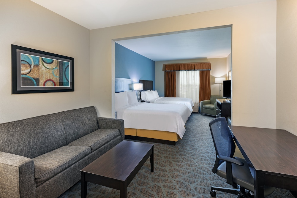 Holiday Inn Express Suites Floresville 22/58