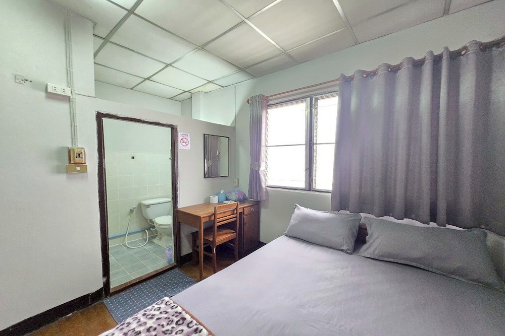 Tapae Inn Hotel 18/44