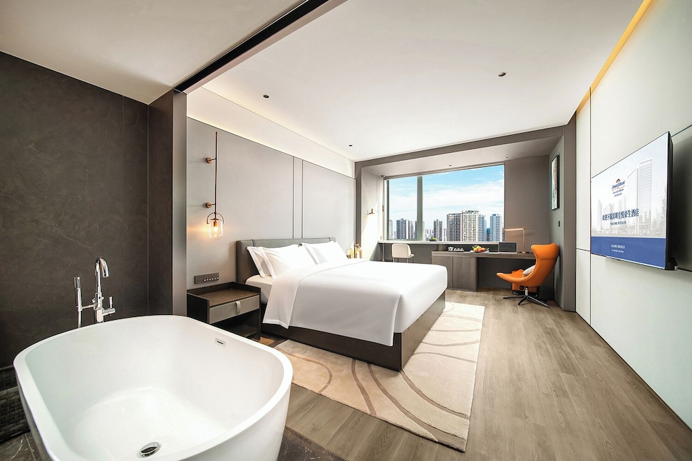 EXECUTIVE, KING BED