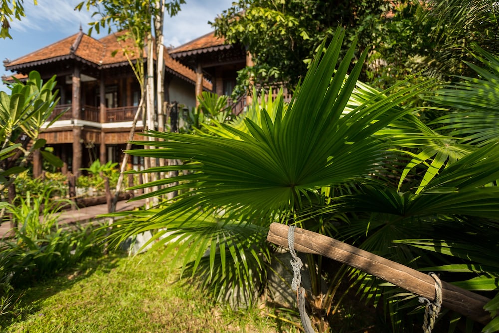 JAVA WOODEN VILLA 40/50