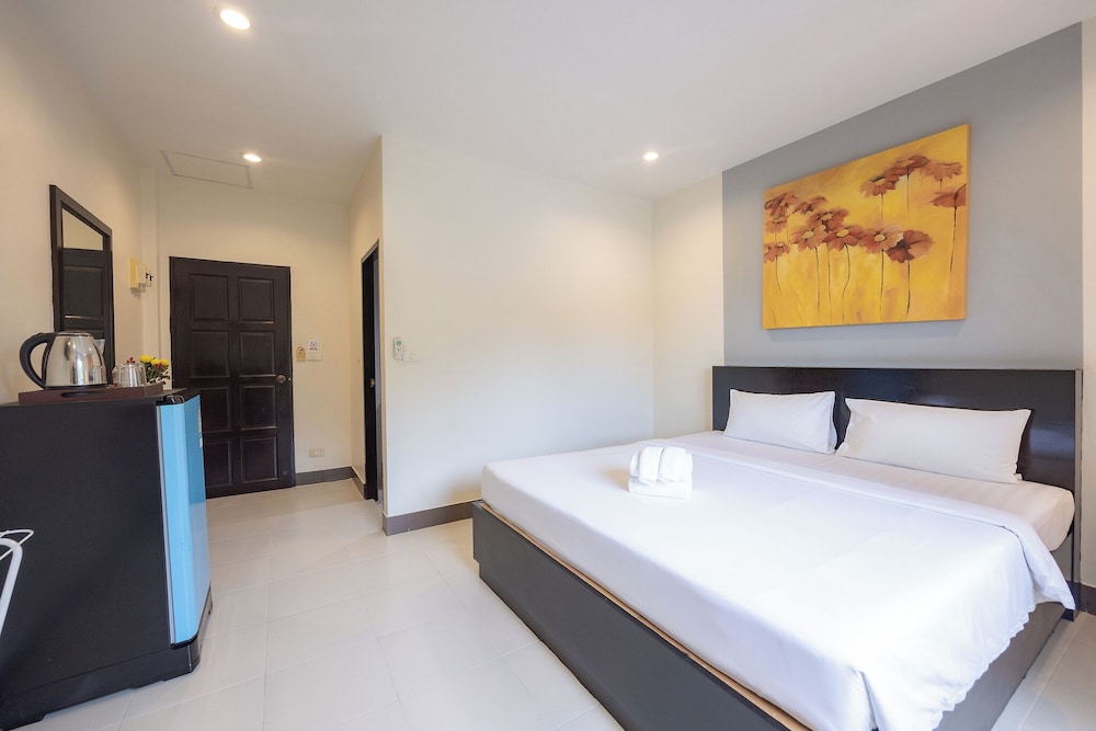 Baan Yuyen Karon Guesthouse 40/76